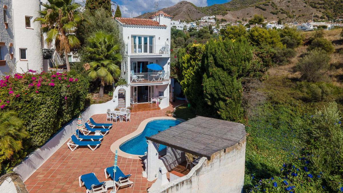 Villa Chimenea With Pool And Lovely Garden Nerja Exterior photo